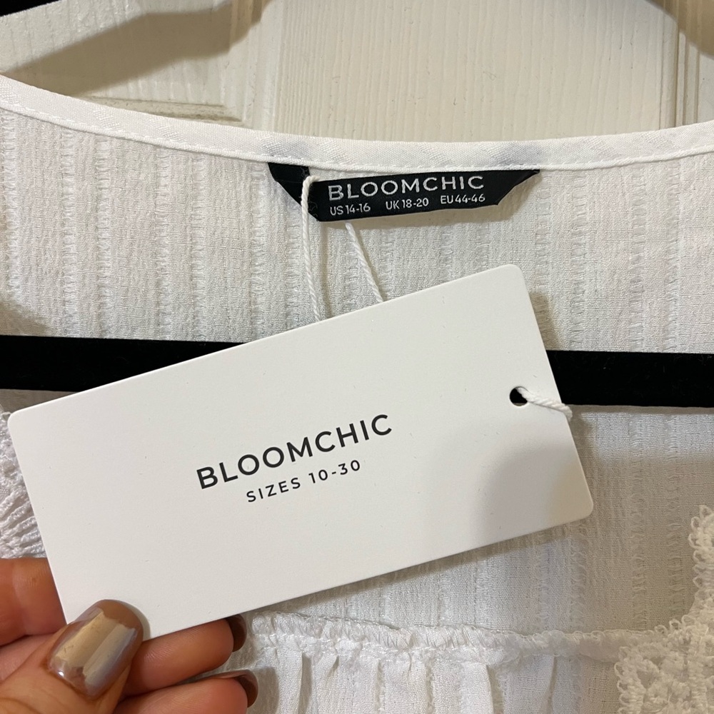 BloomChic Textured White Top - Picture 4 of 4